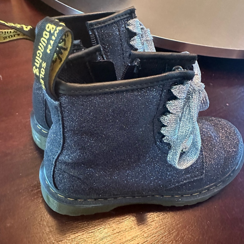 Dr. Martens Kids Black Glitter size 1